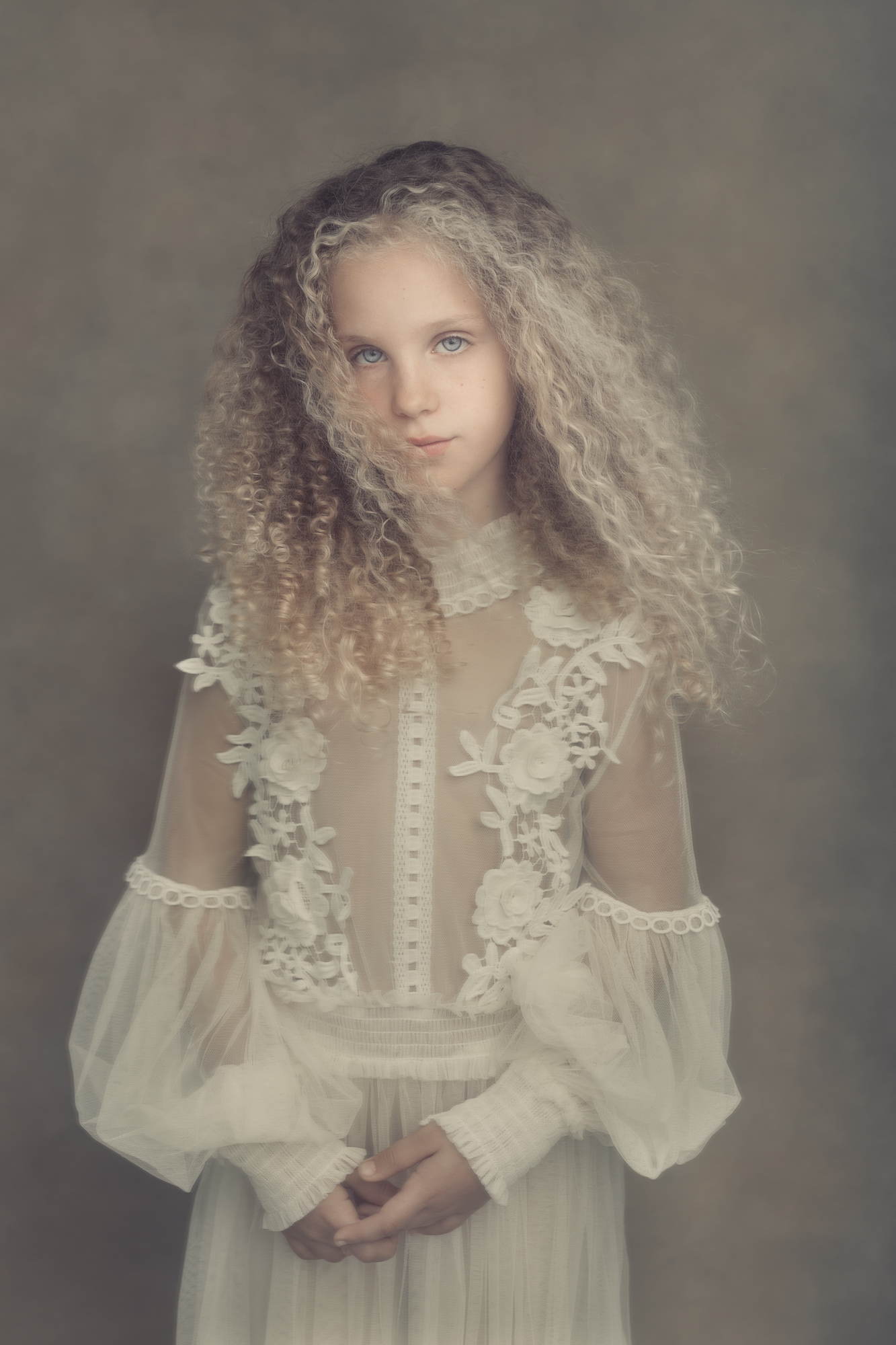 Lichte kleding op lichte achtergrond